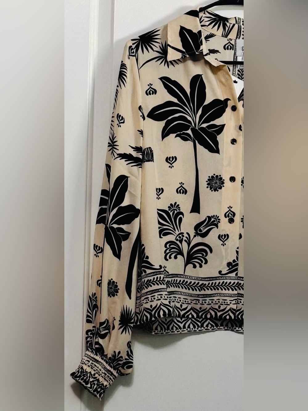 Cabi Marrakesh Top Black Cream Botanical Print Blouse S NWT - Picture 6 of 11